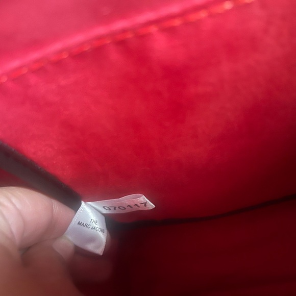 Marc Jacobs Tan and Black Tote Bag with Bold Branding - Picture 4 of 4